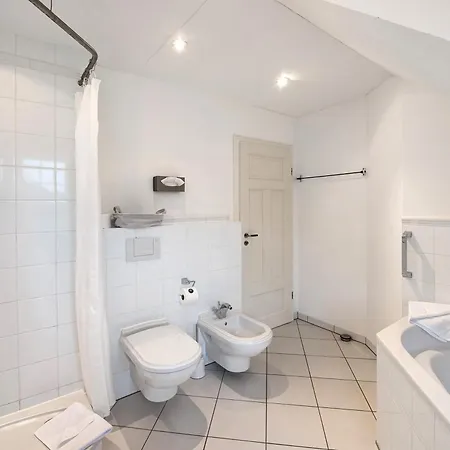 Gut Rattelvitz - Parterre Ost アパート *